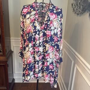 UMGEE Tunic Blouse Size S Navy/ Pink Floral Relaxed Casual Boho Flowy Swing Top